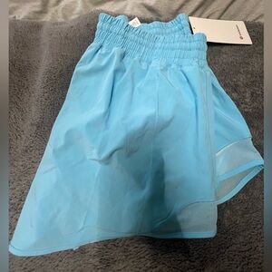 Lululemon High Rise Hotty Hot Short size 12 Blue 4”